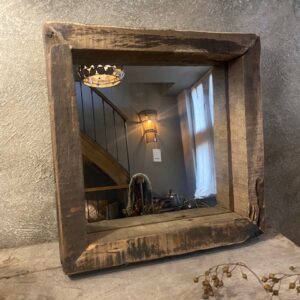 Oude houten landelijke spiegel 't Maaseiker Woonhuys
