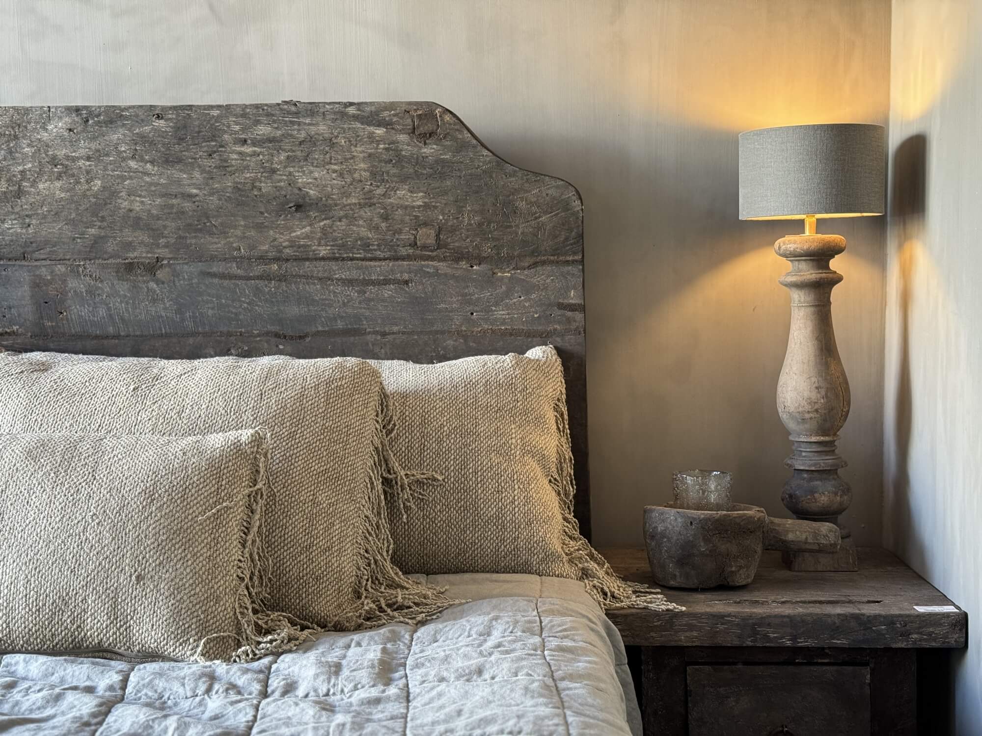 Aura Peeperkorn bedbord 't Maaseiker Woonhuys Aura Peeperkorn bedbord 't Maaseiker Woonhuys