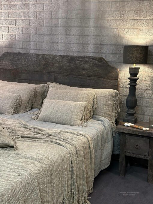 Aura Peeperkorn bedbord 't Maaseiker Woonhuys Aura Peeperkorn bedbord 't Maaseiker Woonhuys