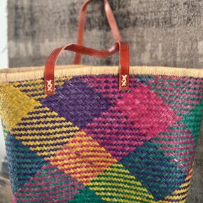 Handgemaakte shopper/ mand uit Madagaskar 't Maaseiker Woonhuys